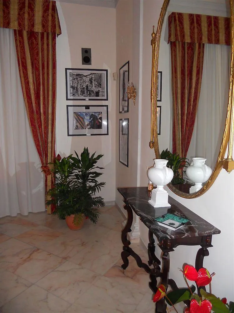 Palazzo Magnocavallo B&B Naples 3*,