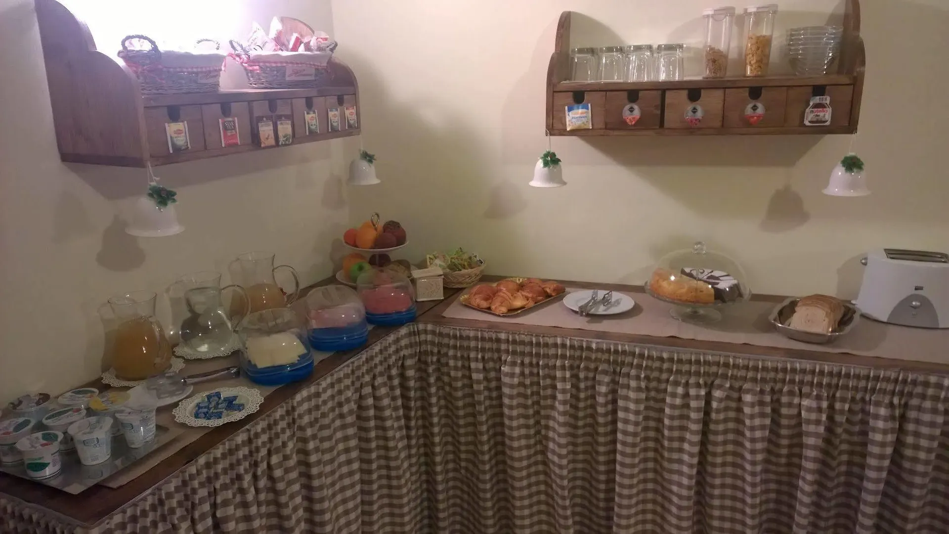 Palazzo Magnocavallo B&B Naples 3*,  Italy