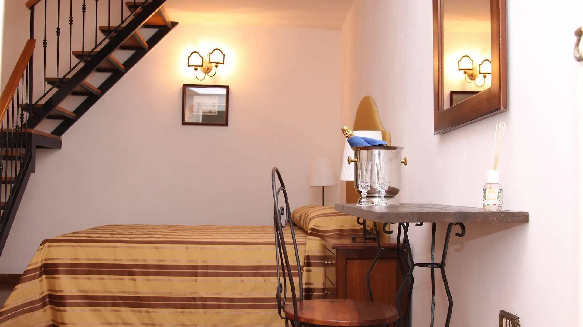 Palazzo Magnocavallo B&B Naples Bed & Breakfast