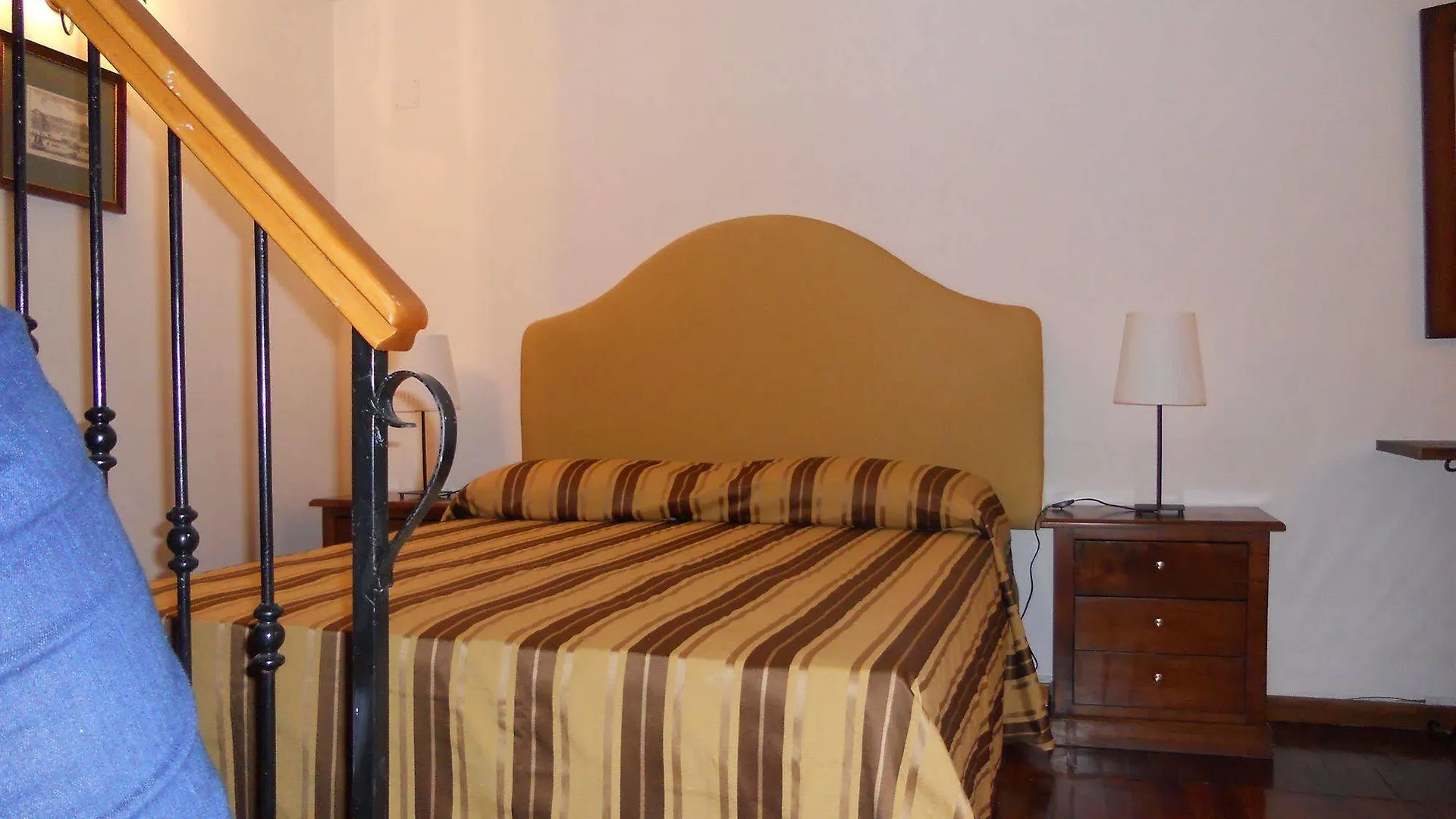 Palazzo Magnocavallo B&B Naples 3*,